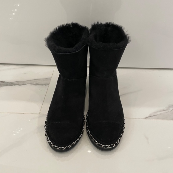 Authentic Chanel suede ankle boots in black with silver hardware - Picture 2 of 6